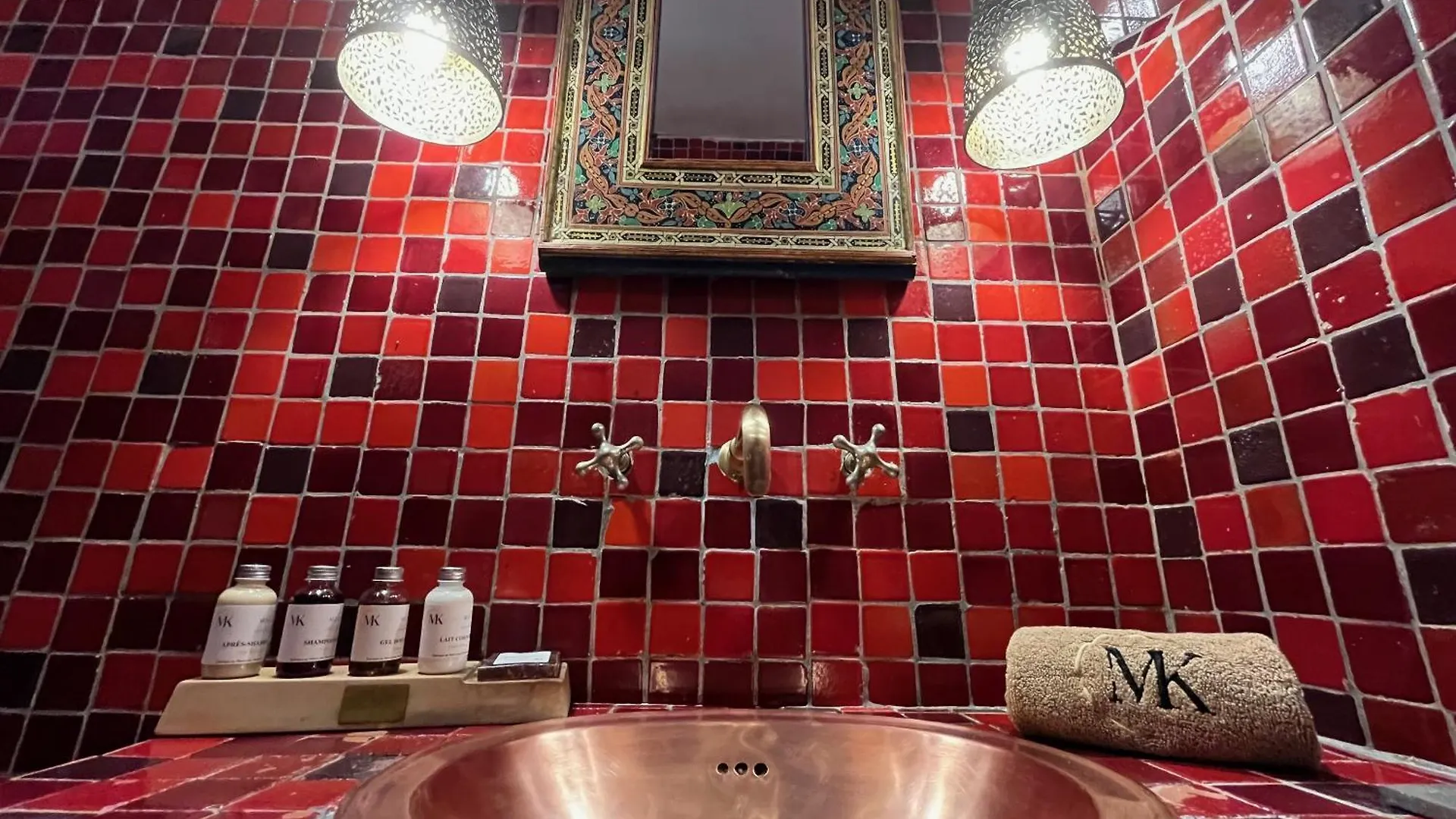 אסאוירה Riad Malaika