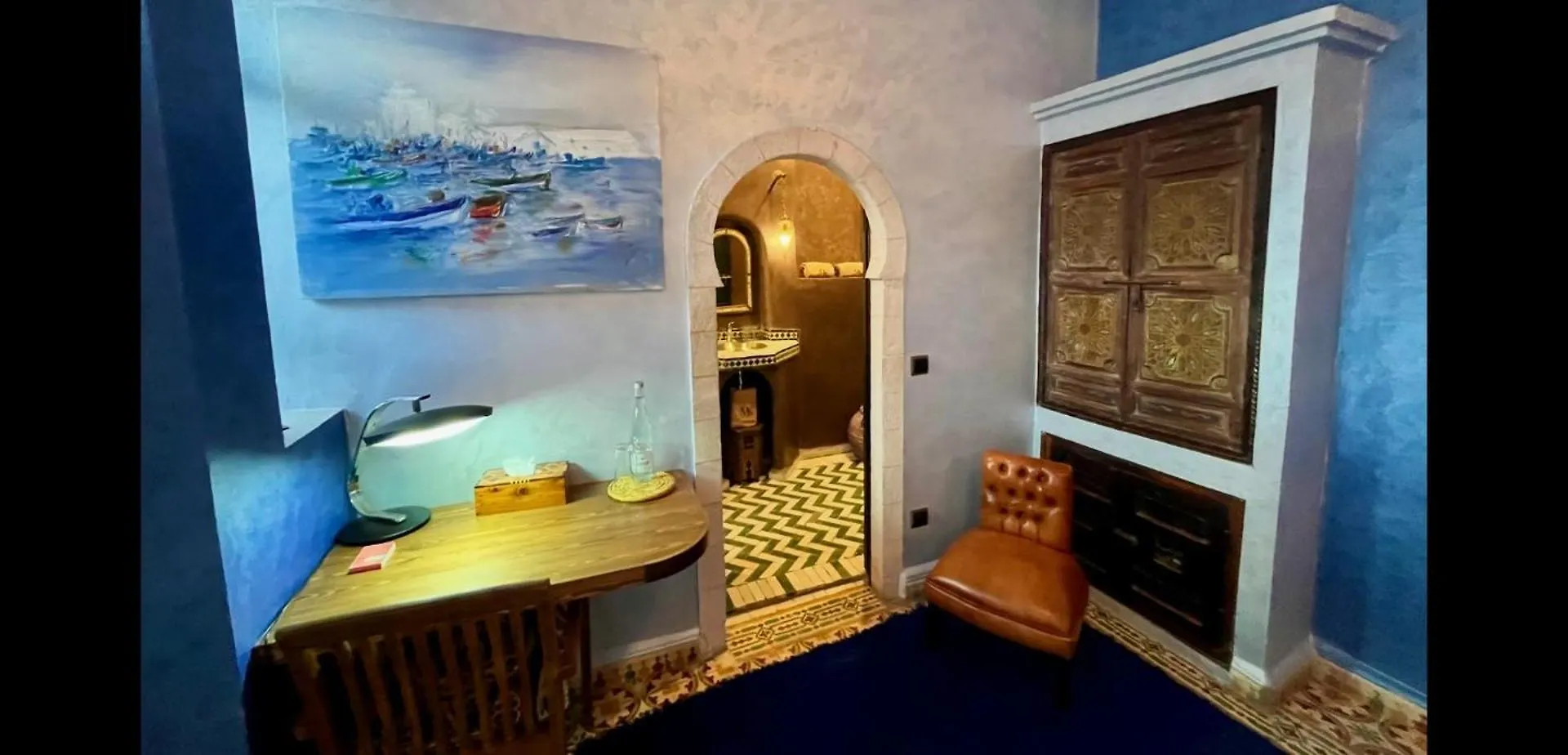 אסאוירה Riad Malaika