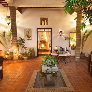 Riad Dar Ness, Esauira